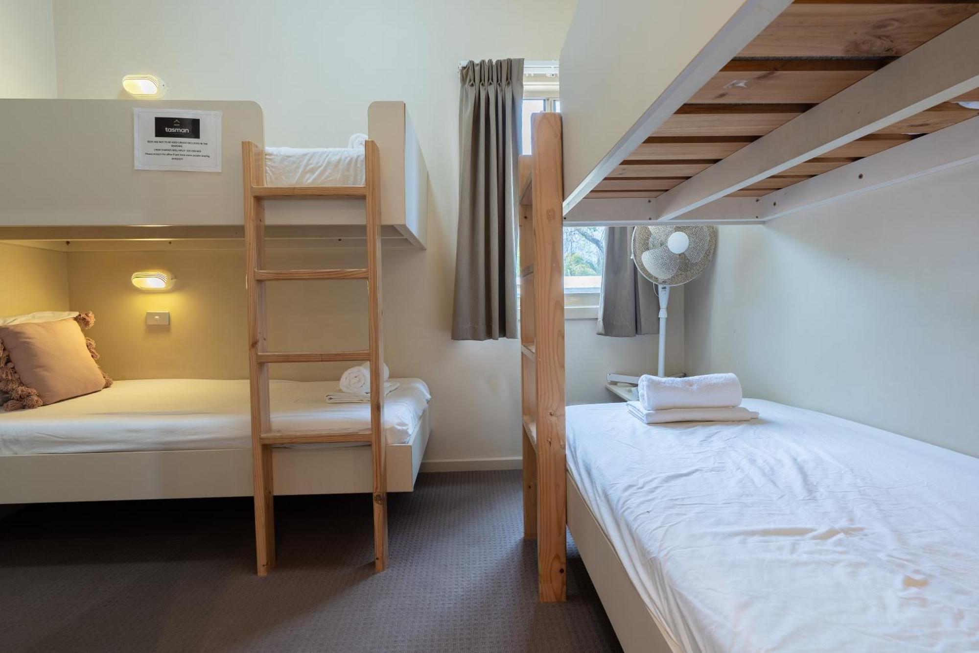 Tasman Holiday Parks - Rollingstone Luaran gambar